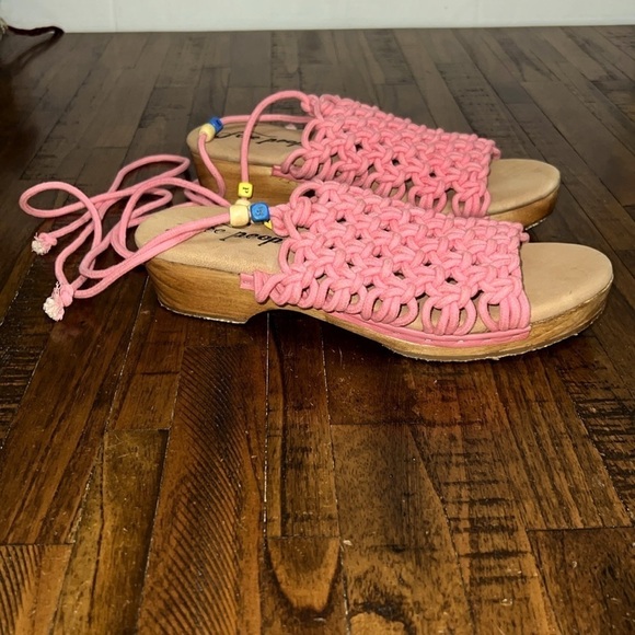 Free People Sandals Peony Pink Candy Crochet Clogs Ankle lace US 9 to 9.5 EU 40 - Picture 5 of 14